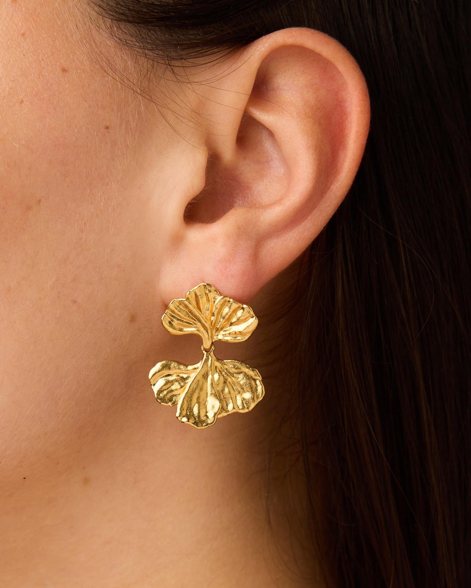 Pendientes Atela