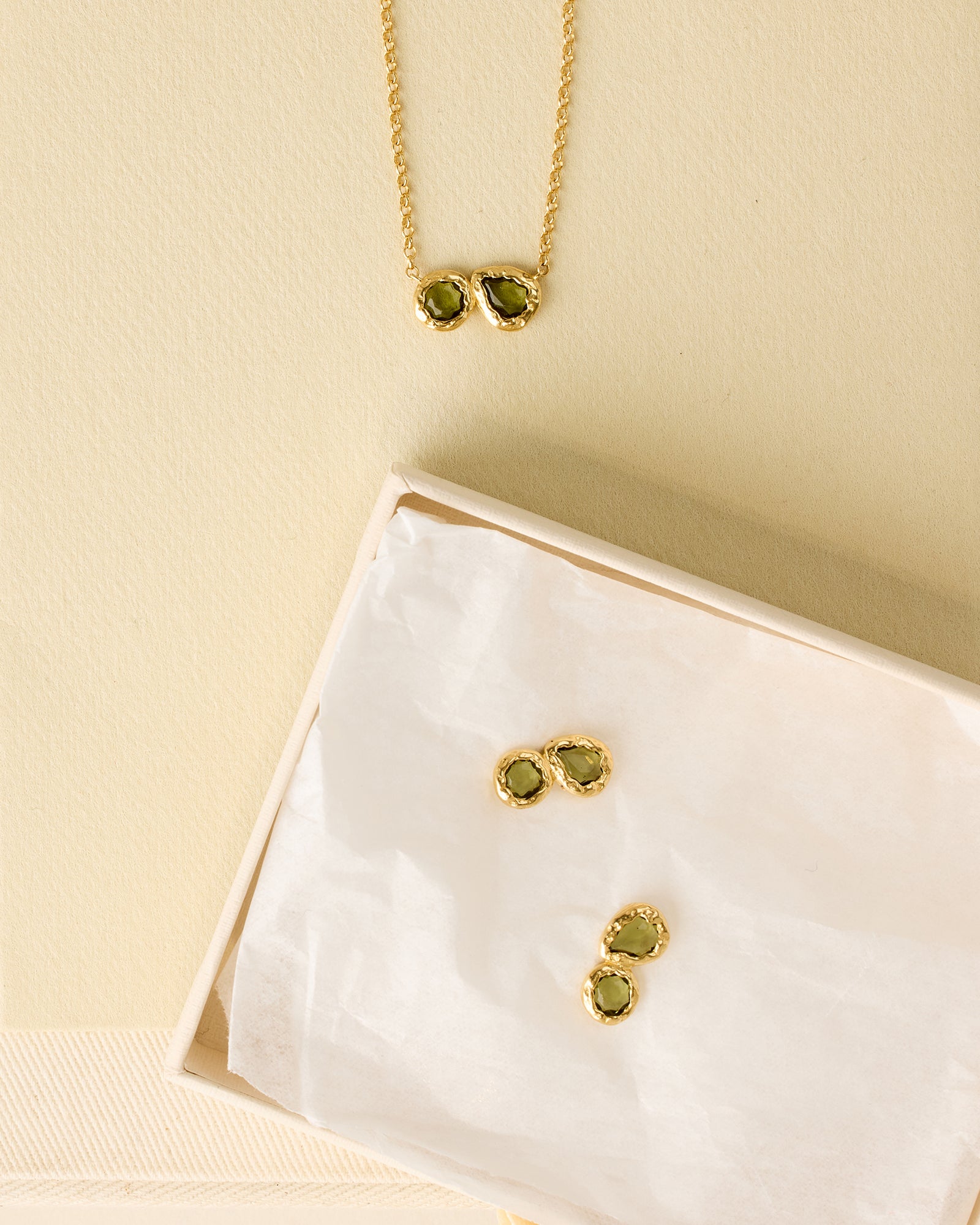 Lysiana Earrings