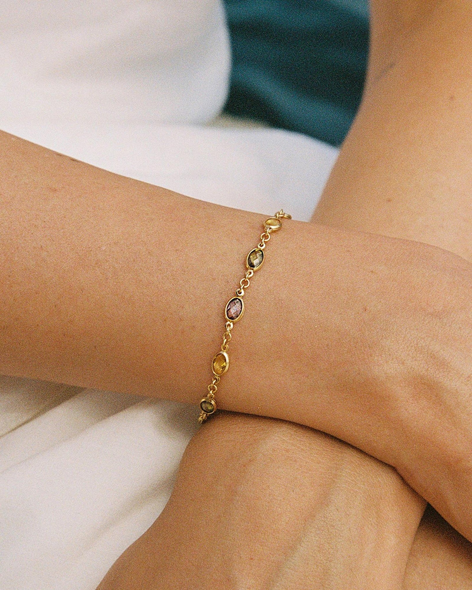 Fruitera Autumna Bracelet: Gold chain with alternating rosewood, golden yellow, and dark green stones.