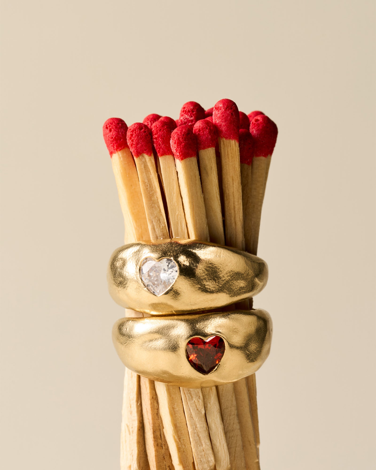 Luzia Red Ring