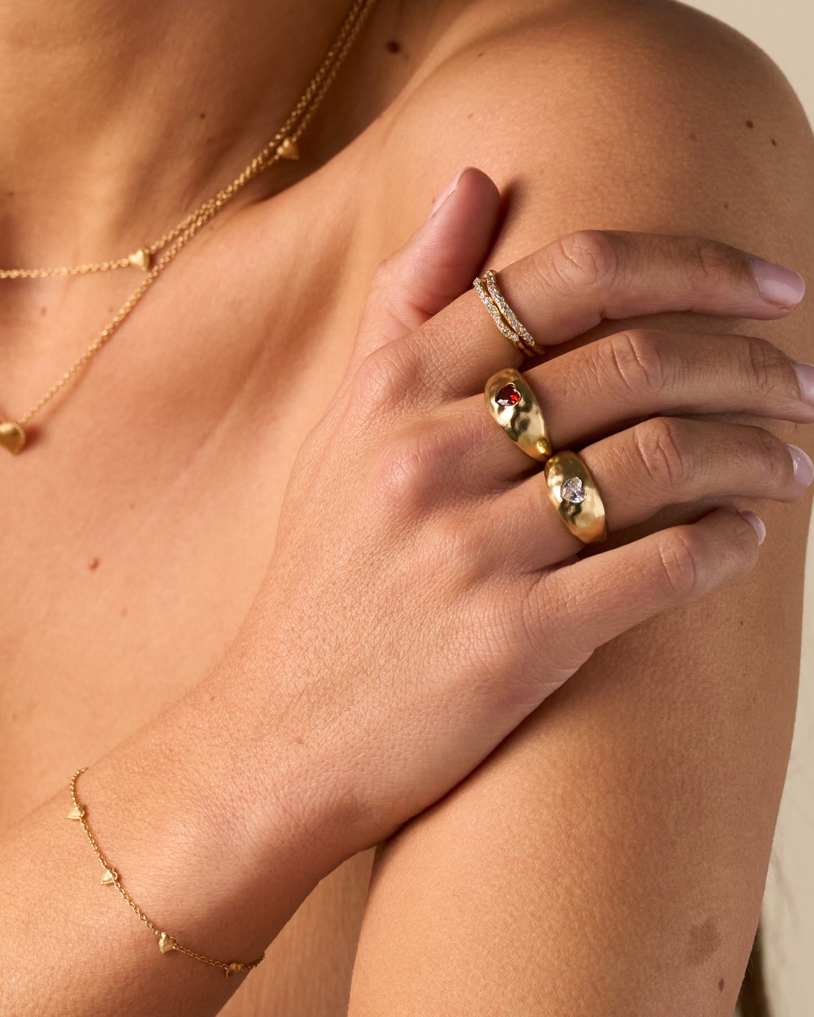 Luzia Red Ring