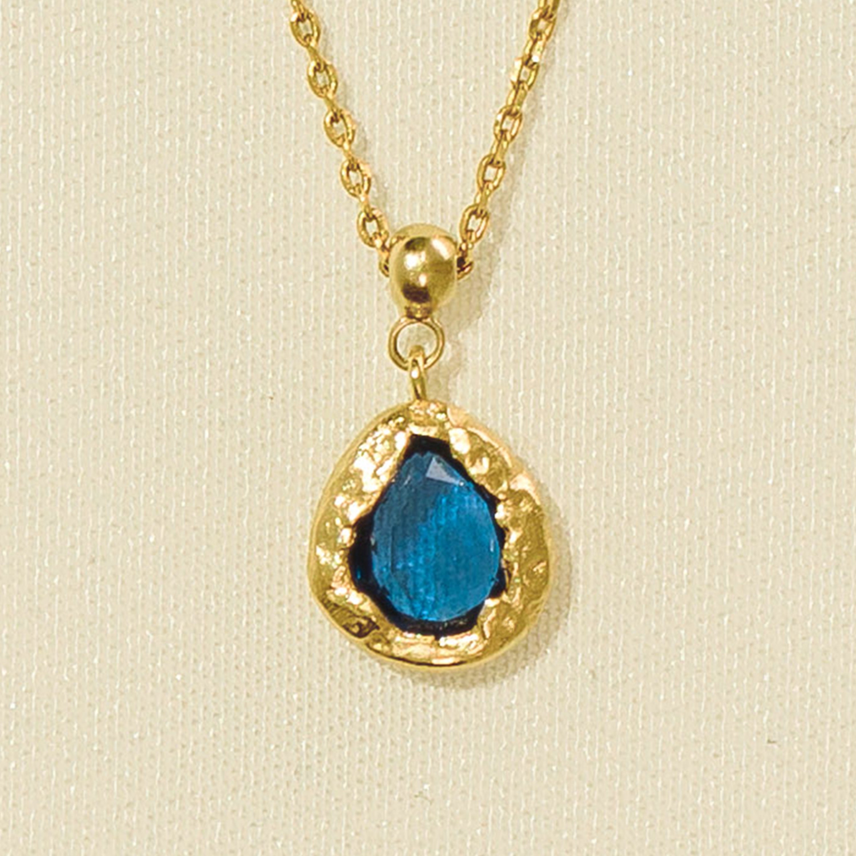 Lysia Night Blue Charm