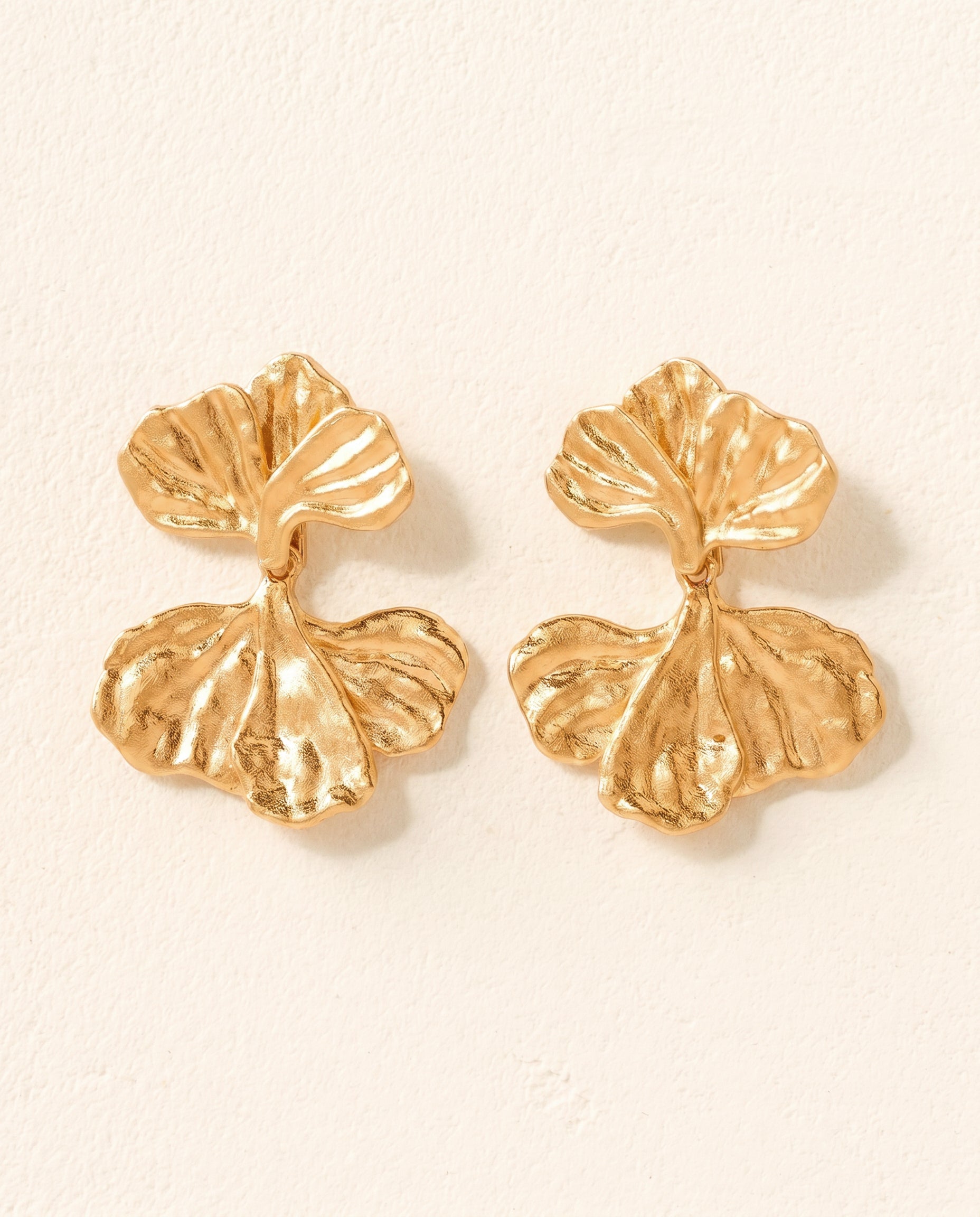 Pendientes Atela