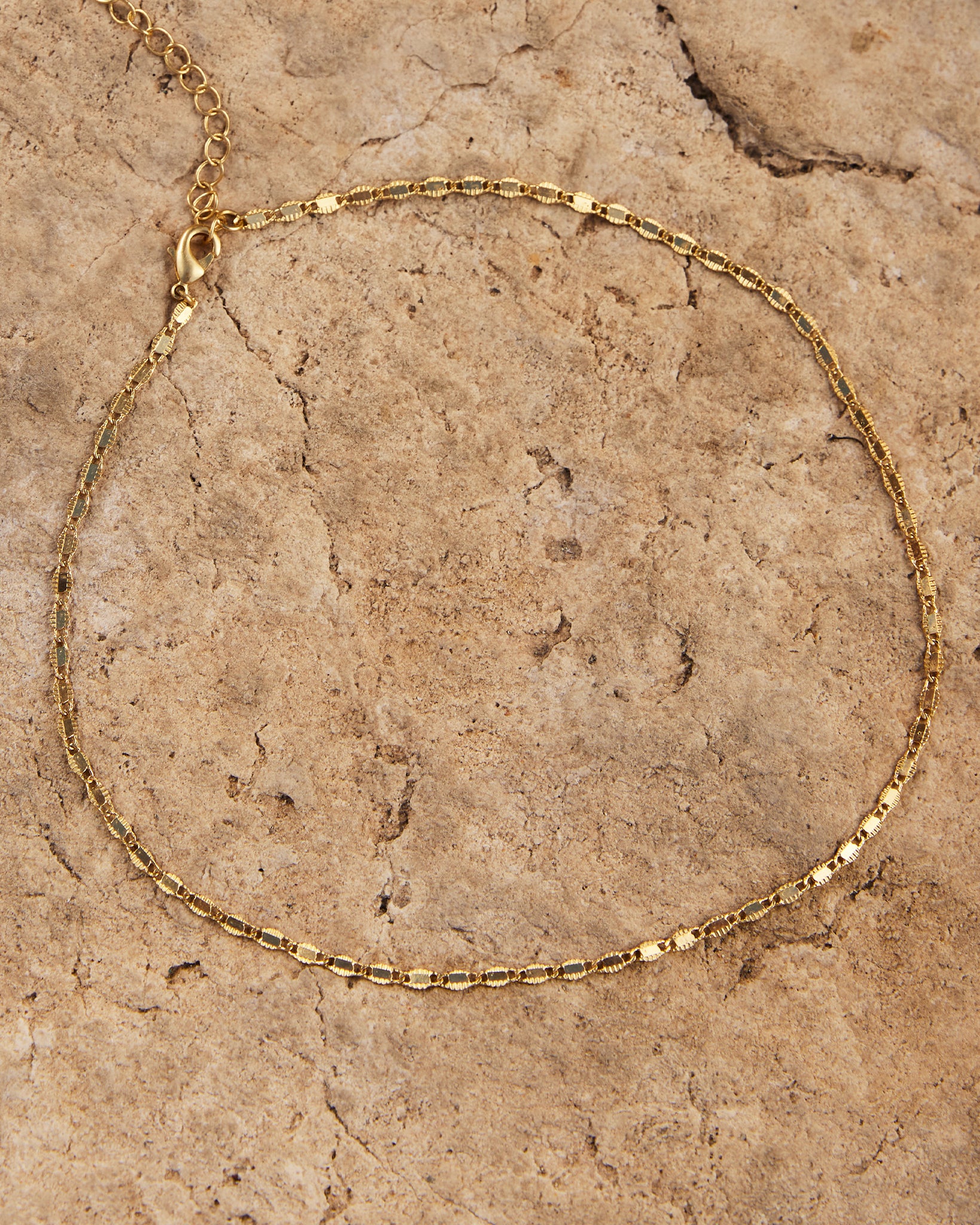 Choker Isidore