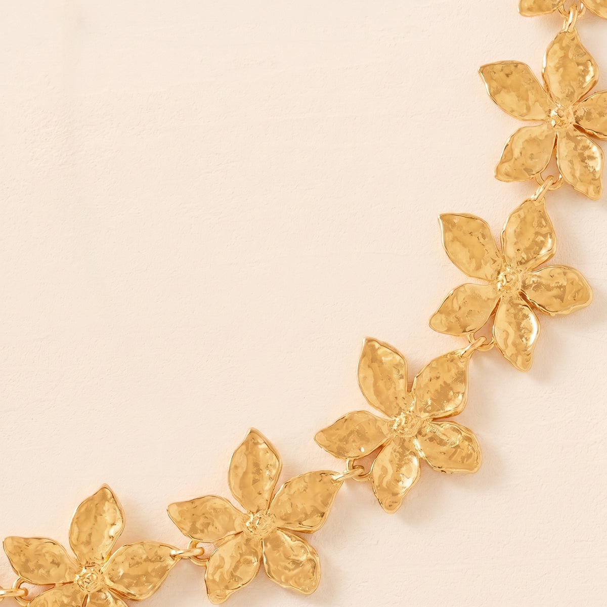 Thalla Choker